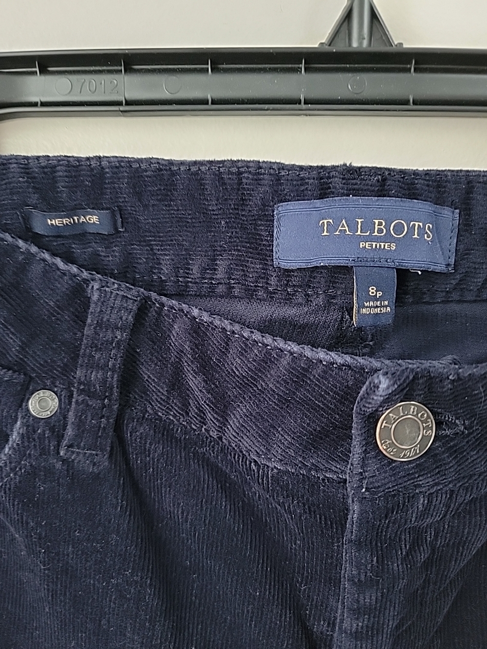 Talbots Womens Heritage Corduroy Jeans Pants Sz 8 Blue Mid Rise Straight Leg EUC - Picture 3 of 8